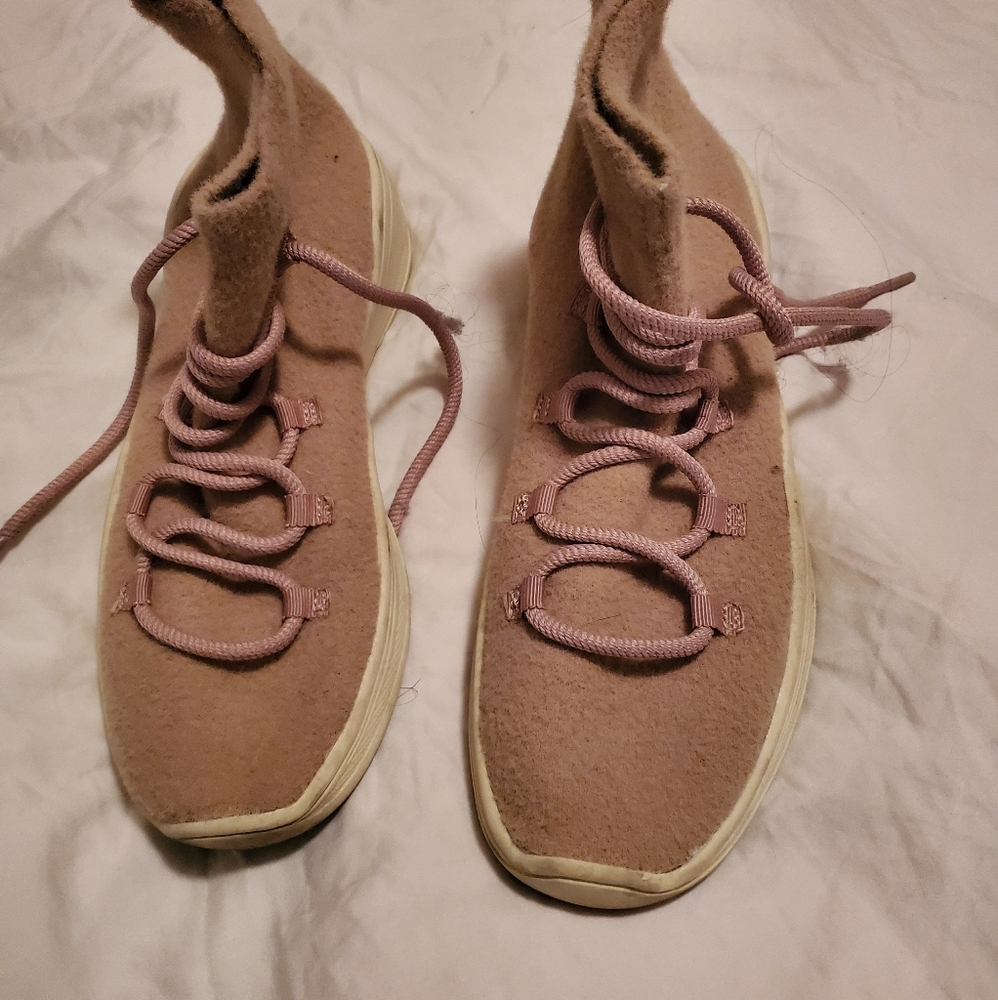 Comfy light pink shoes!
